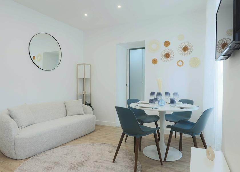 Ile-de-France Boulogne-Billancourt Dining Area