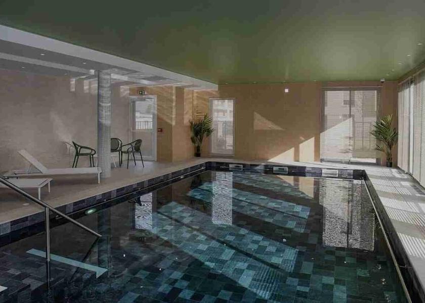 Normandy Mont-Saint-Aignan Pool