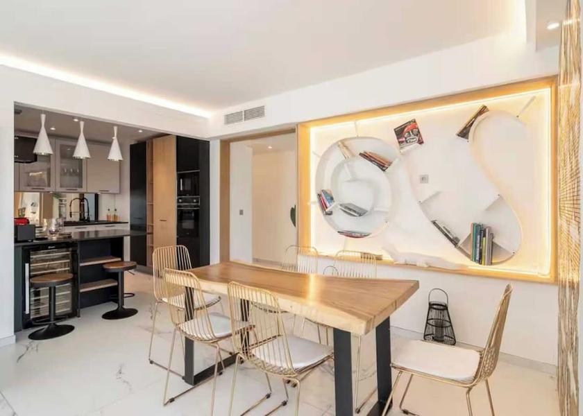 Provence - Alpes - Cote d'Azur Cannes Dining Area