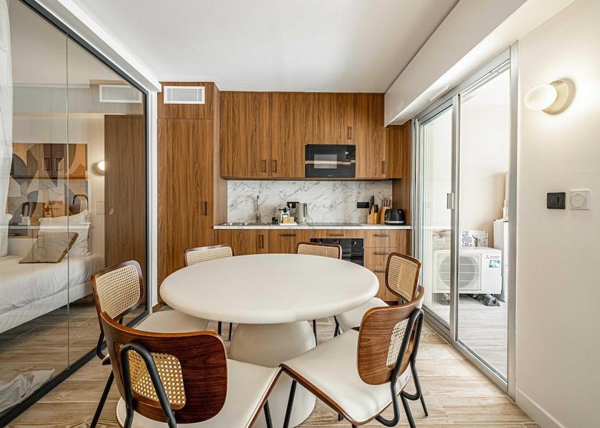 Provence - Alpes - Cote d'Azur Cannes Dining Area