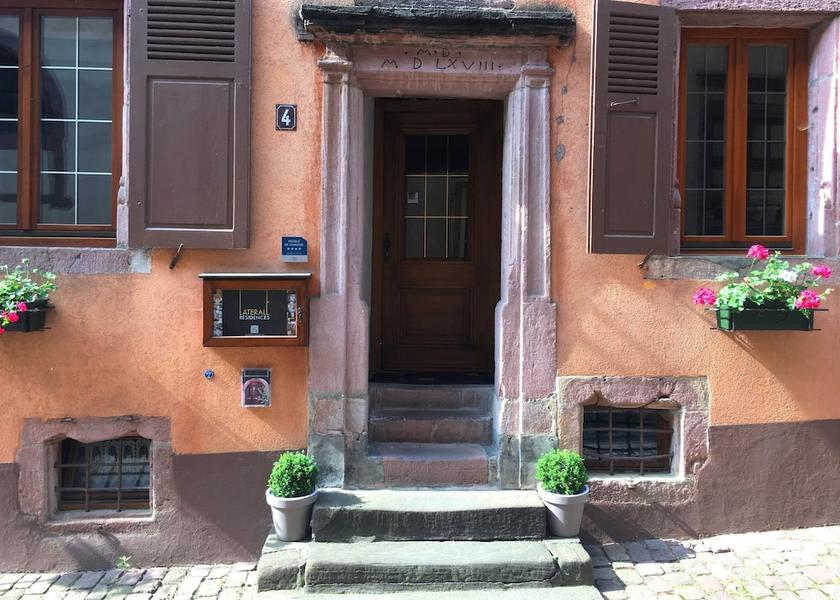 Grand Est Riquewihr Facade