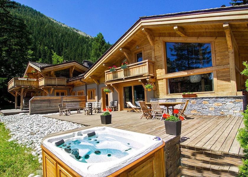 Auvergne-Rhone-Alpes Chamonix-Mont-Blanc Private Spa Tub