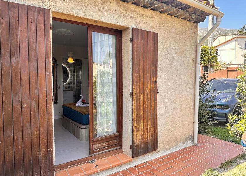 Provence - Alpes - Cote d'Azur Tourrettes-sur-Loup Exterior Detail