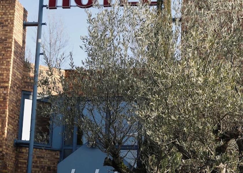 Auvergne-Rhone-Alpes Chambery Facade