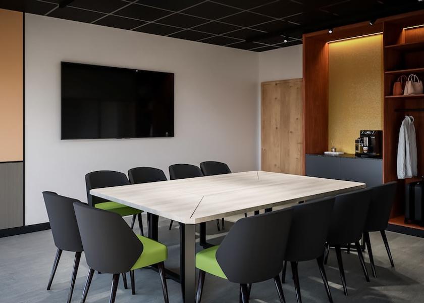 Auvergne-Rhone-Alpes Bourg-en-Bresse Meeting Room