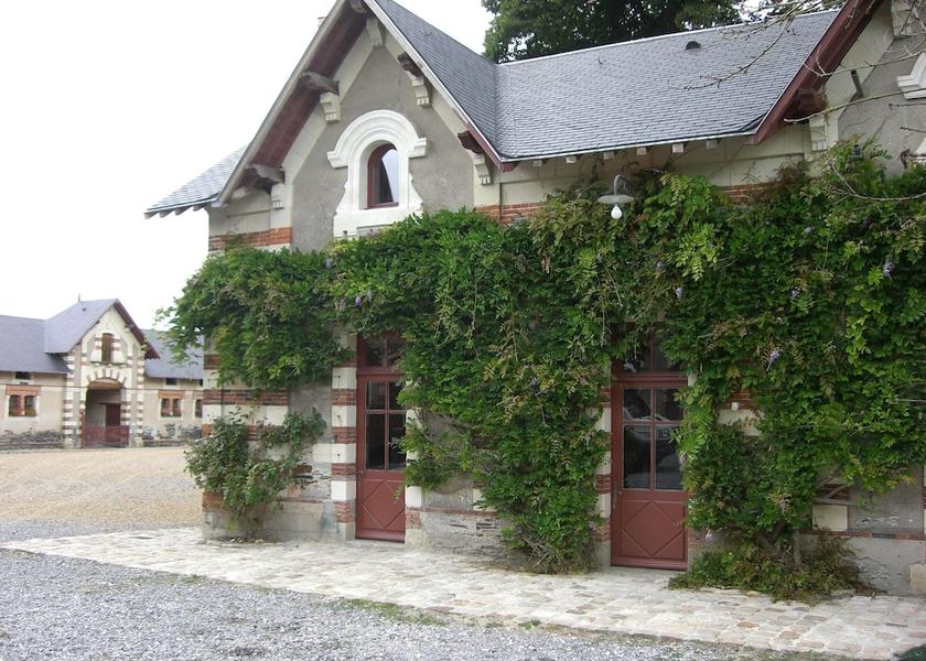 Pays de la Loire Les Ponts-de-Ce Exterior Detail