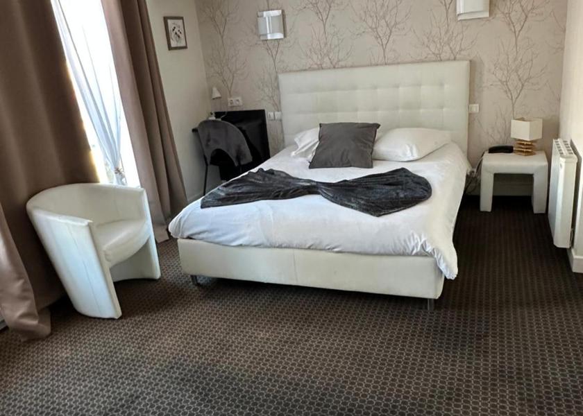 Auvergne-Rhône-Alpes Aurillac Family Room (2 Adults + 1 Child)