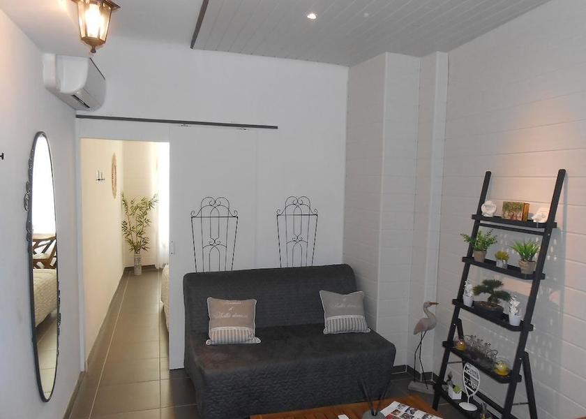 Occitanie Beaucaire Living Area