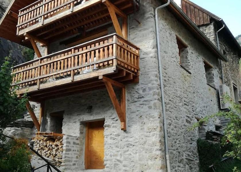 Auvergne-Rhône-Alpes Vaujany Exterior Detail