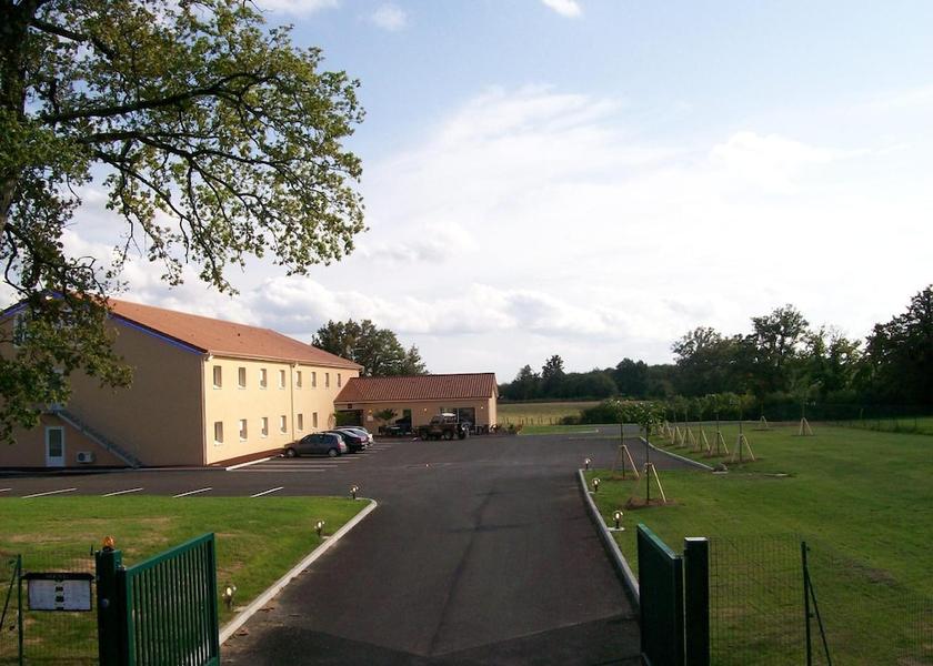Nouvelle-Aquitaine Saint-Junien Property Grounds