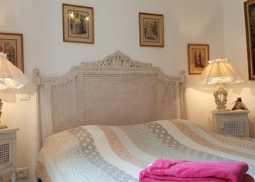 Corsica Galeria Room