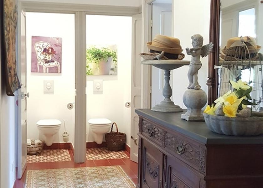 Corsica Galeria Bathroom
