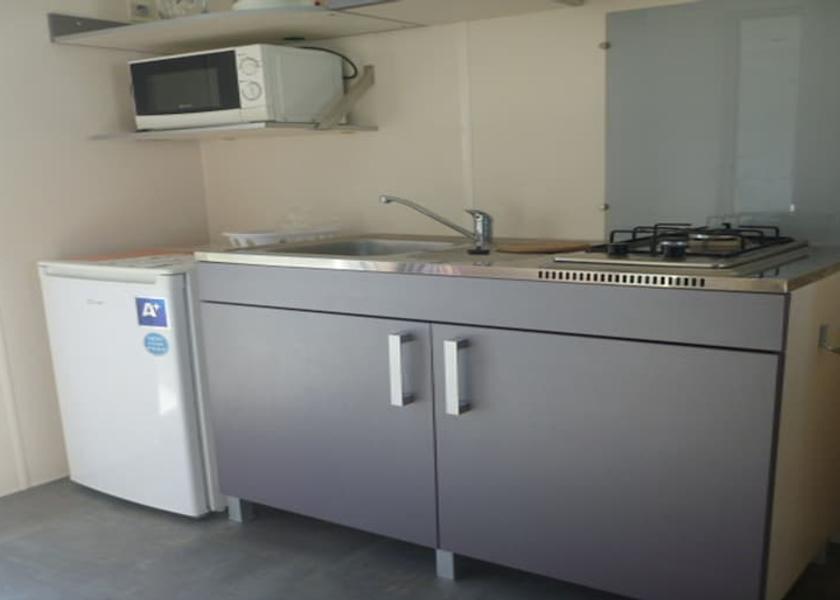 Brittany Ambon Kitchenette