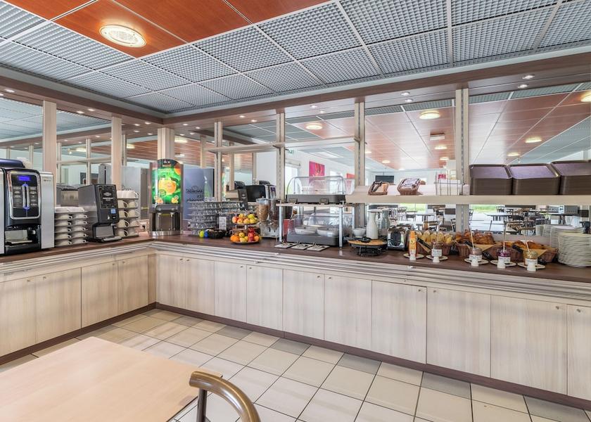 Auvergne-Rhône-Alpes Mably Breakfast buffet