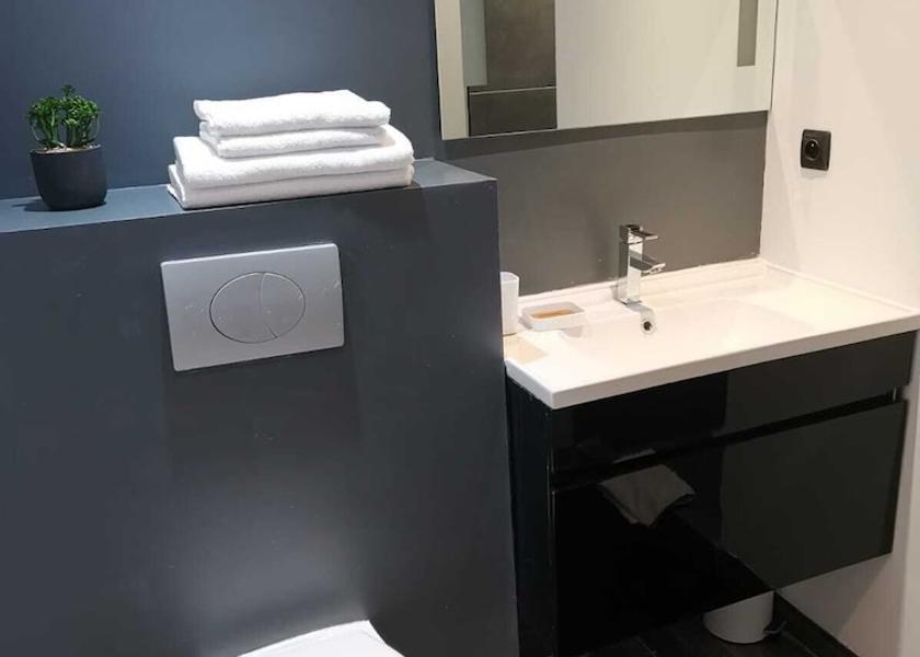 Nouvelle-Aquitaine Langon Bathroom
