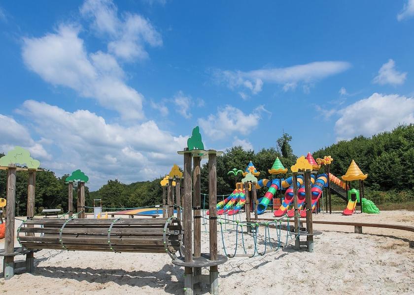 Nouvelle-Aquitaine Saint-Genies Children's Play Area