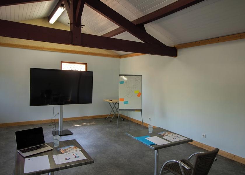 Nouvelle-Aquitaine Saint-Genies Meeting Room
