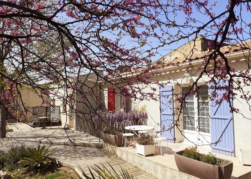 Occitanie Uchaud Exterior Detail