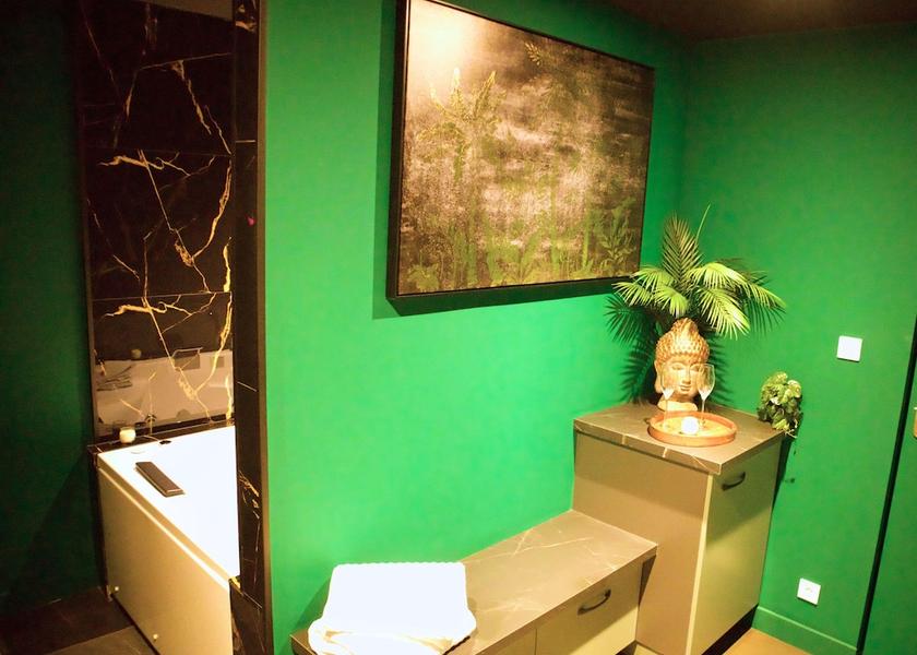 Hauts-de-France Saint-Omer Private Spa Tub