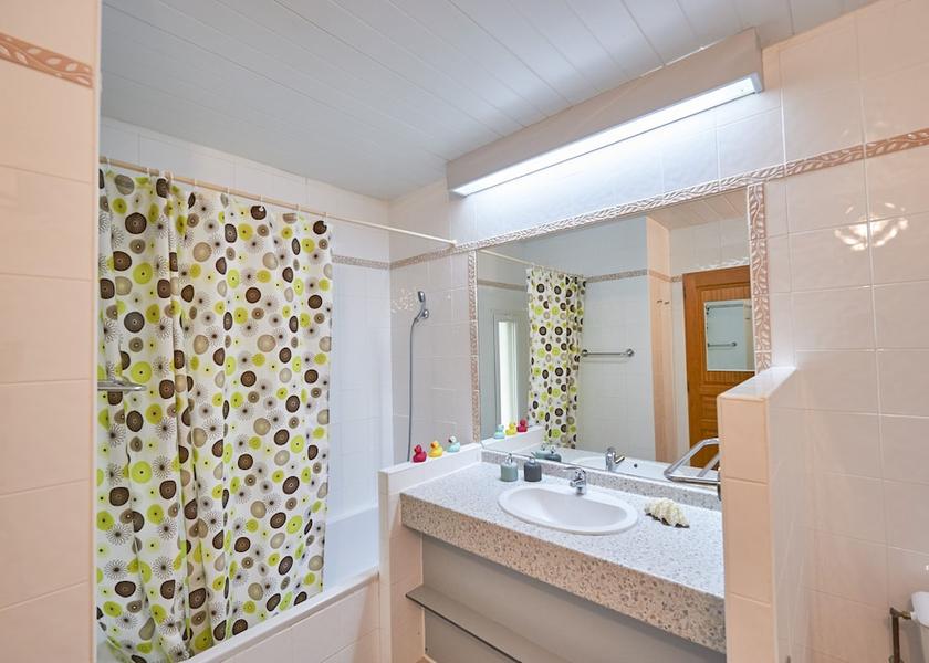 Occitanie Quillan Bathroom