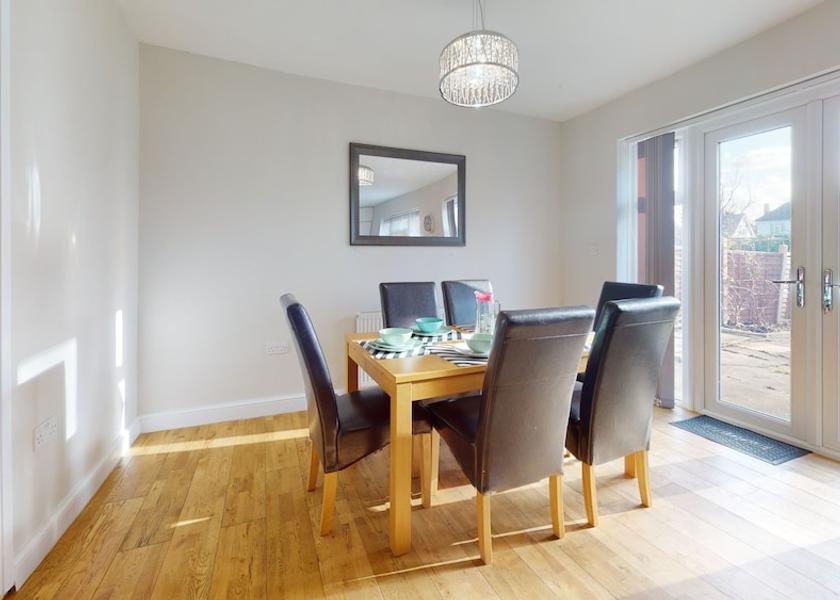 England Romford Dining Area