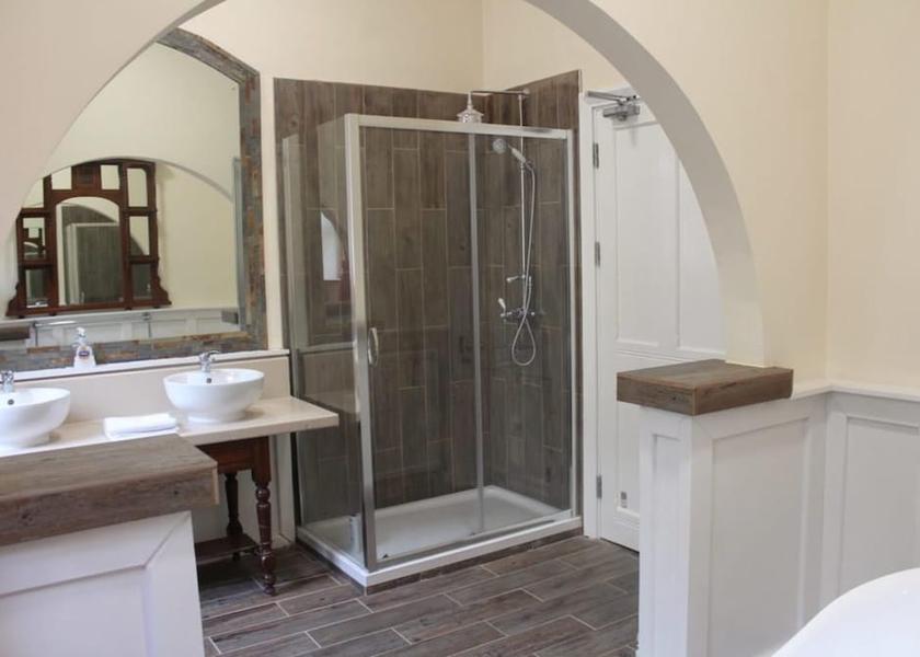 Wales Carmarthen Bathroom