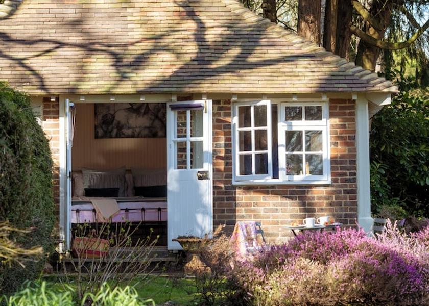 England Hassocks Exterior Detail