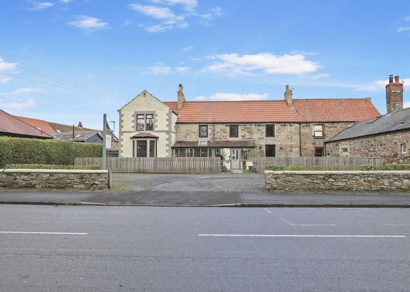 England Seahouses Facade