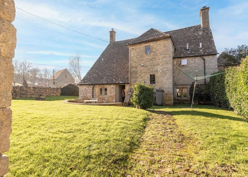 England Broadway Exterior Detail