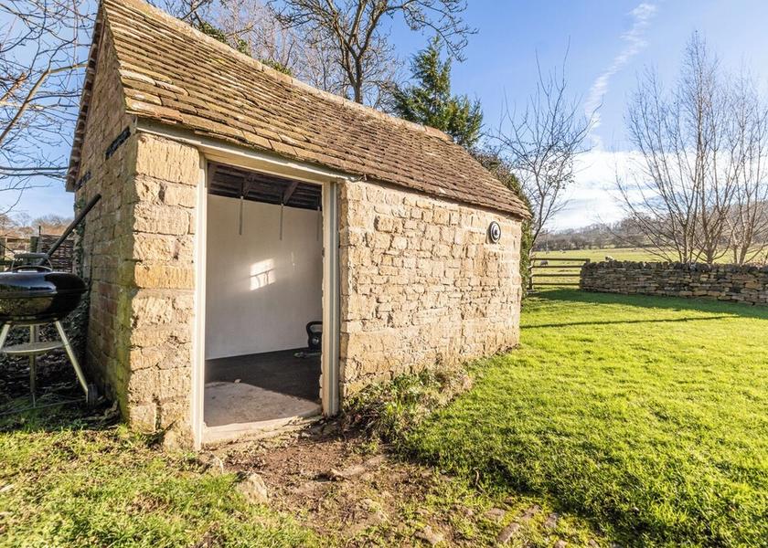 England Broadway Exterior Detail