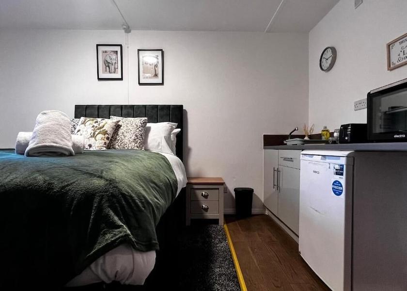 England Huddersfield Room