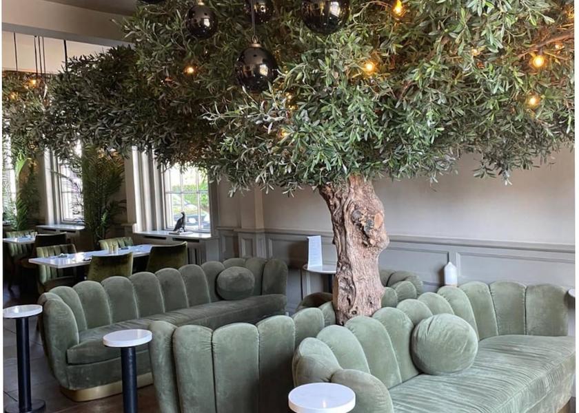 England Harleston Dining Area