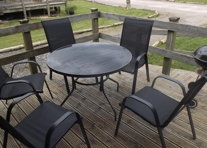 England Evesham Outdoor Dining