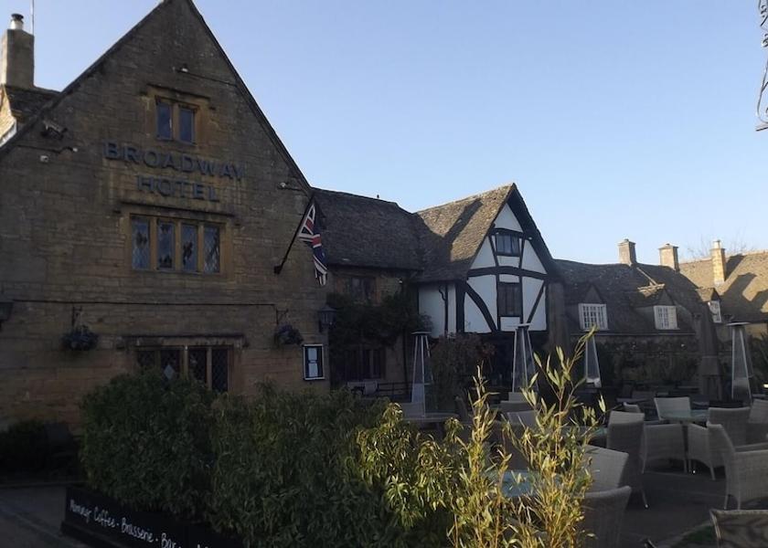 England Evesham Exterior Detail