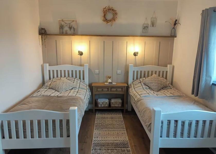 Wales Cardigan Room