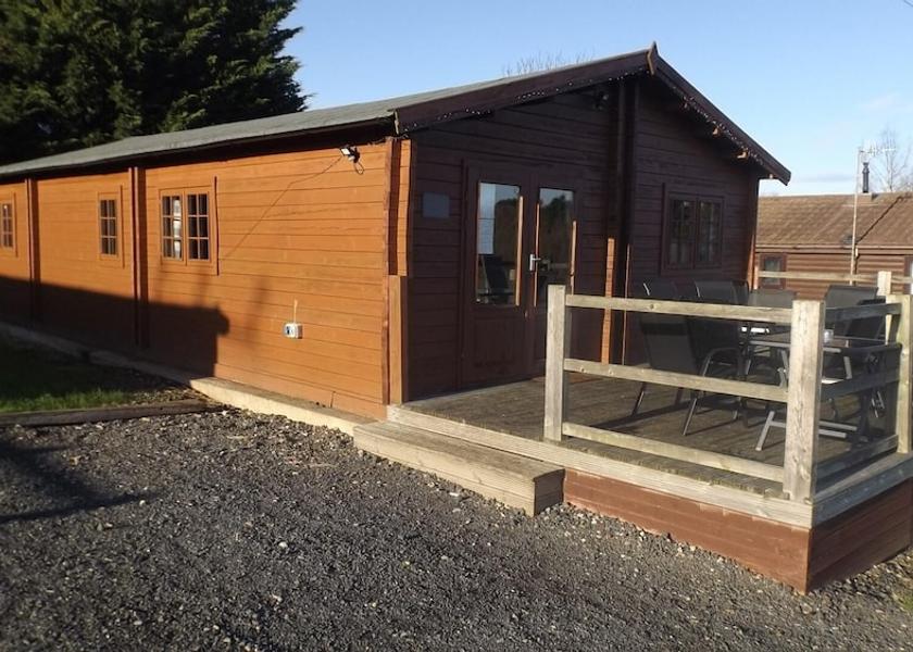 England Evesham Outdoor Dining