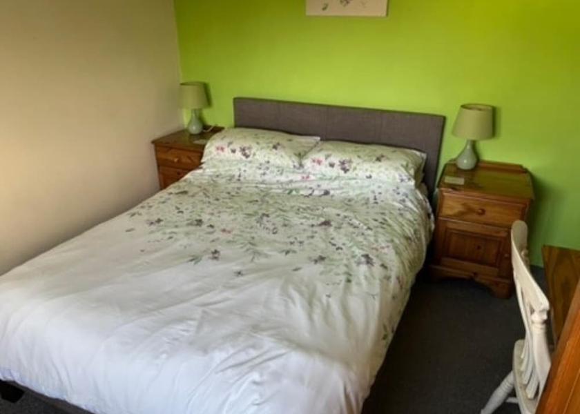 Wales Cardigan Room