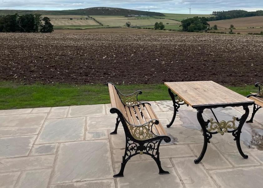 England Wooler Outdoor Dining