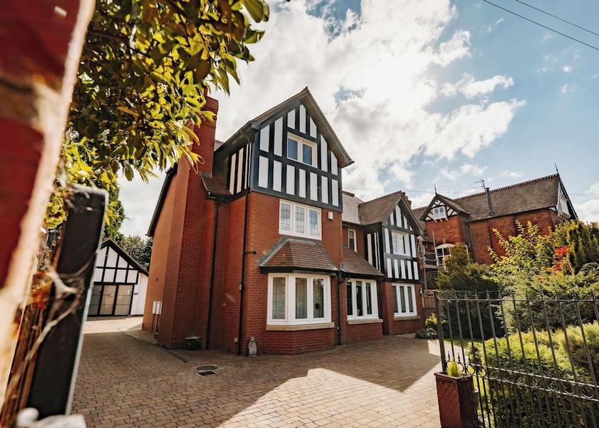 England Shrewsbury Exterior Detail