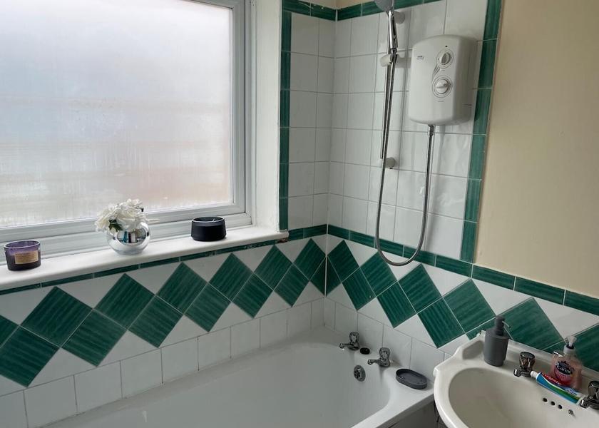 England Enfield Bathroom