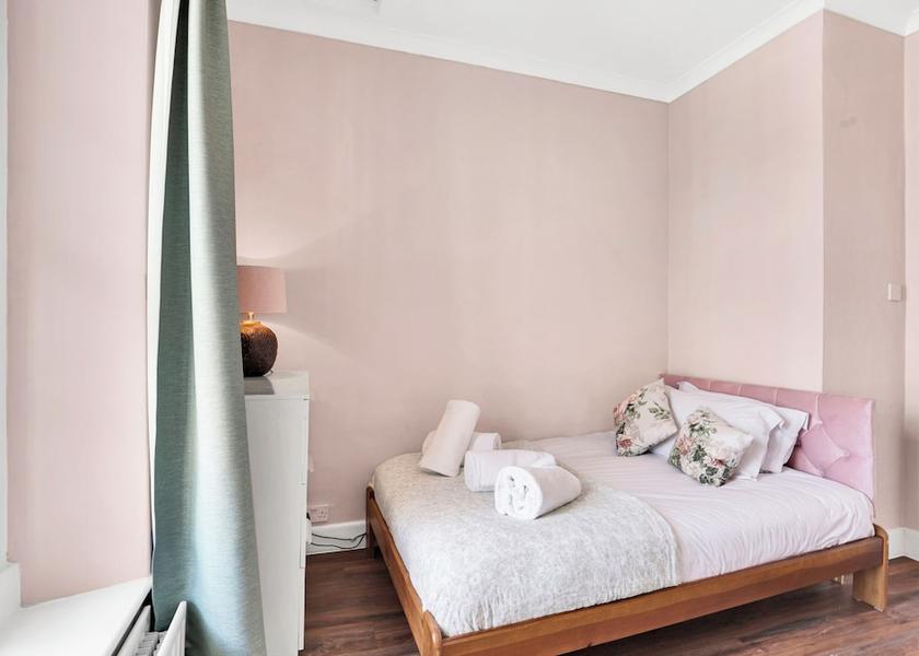 England Alnwick Room