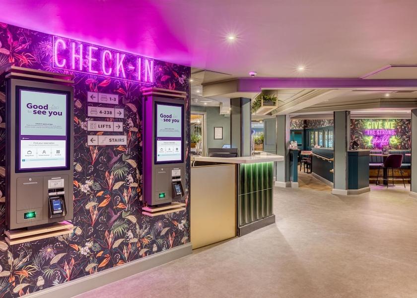 Scotland Paisley Reception