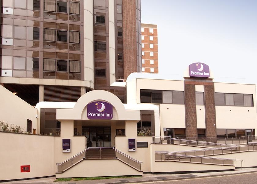 England Sunbury on Thames Exterior Detail