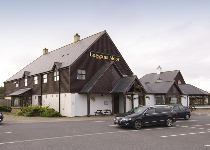 England Hayle Exterior Detail