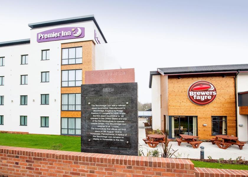 England Stourbridge Exterior Detail