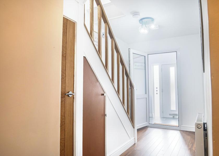 England Bexleyheath Interior Entrance