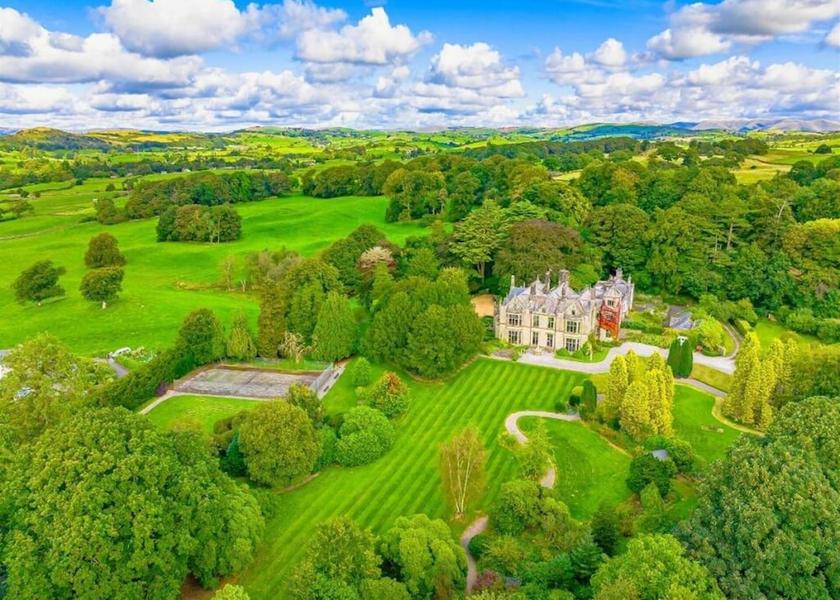 England Kendal Exterior Detail