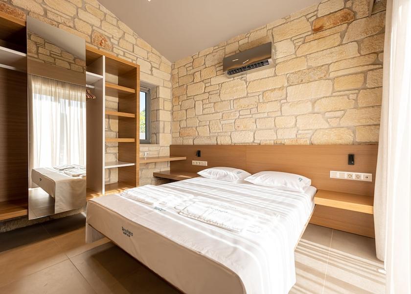 Eastern Macedonia and Thrace Sithonia Room