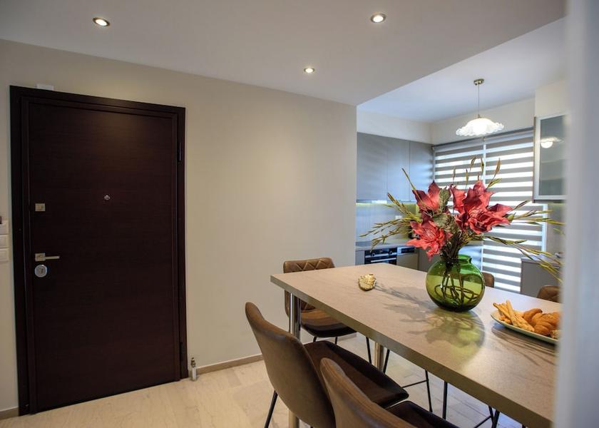 Attica Nea Smirni In-Room Dining