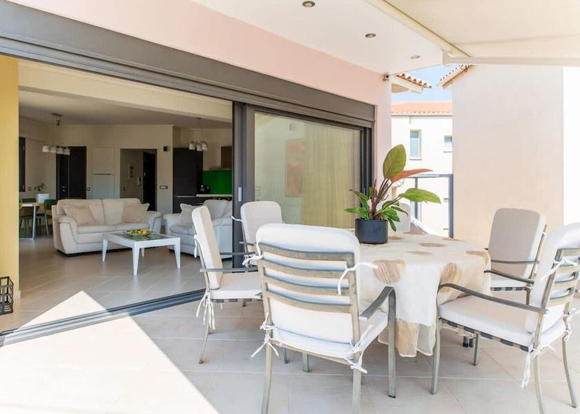 Central Greece Dorida Room